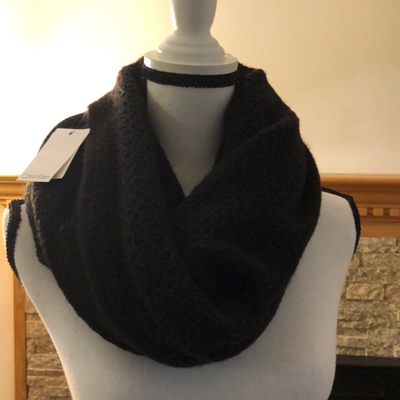 Calvin Klein Accessories - NWT CALVIN KLEIN INFINITY LOOP SCARF